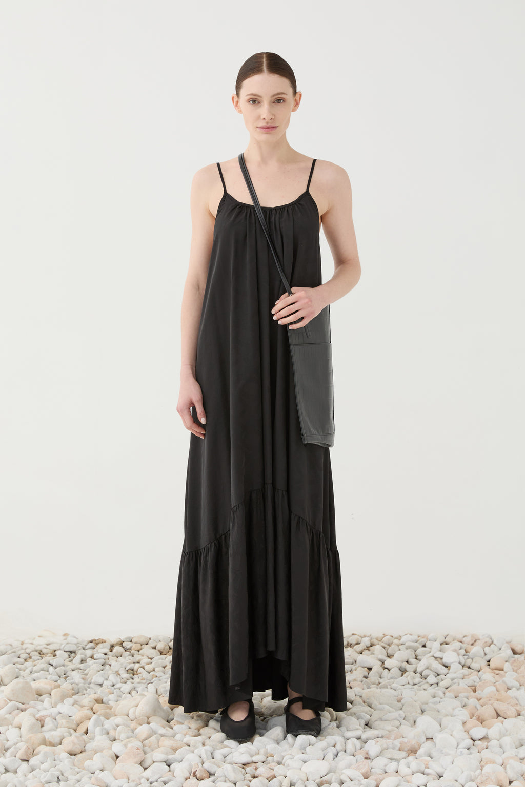 Vestido maxi de alças com babados ELEH