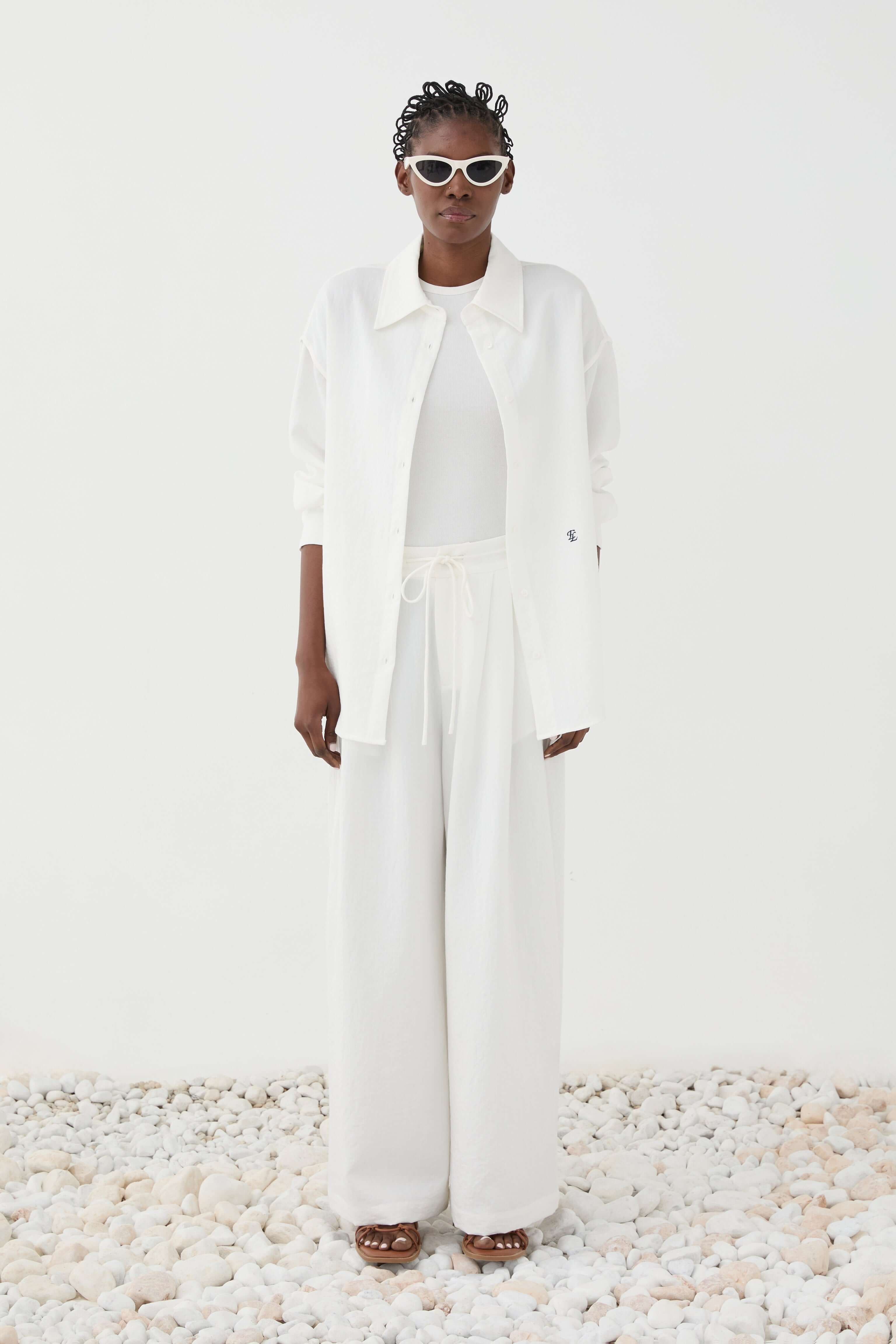 Camisa linho com bordado logo ELEH