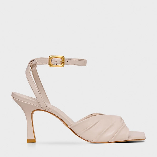 Sandália salto fino CARRANO