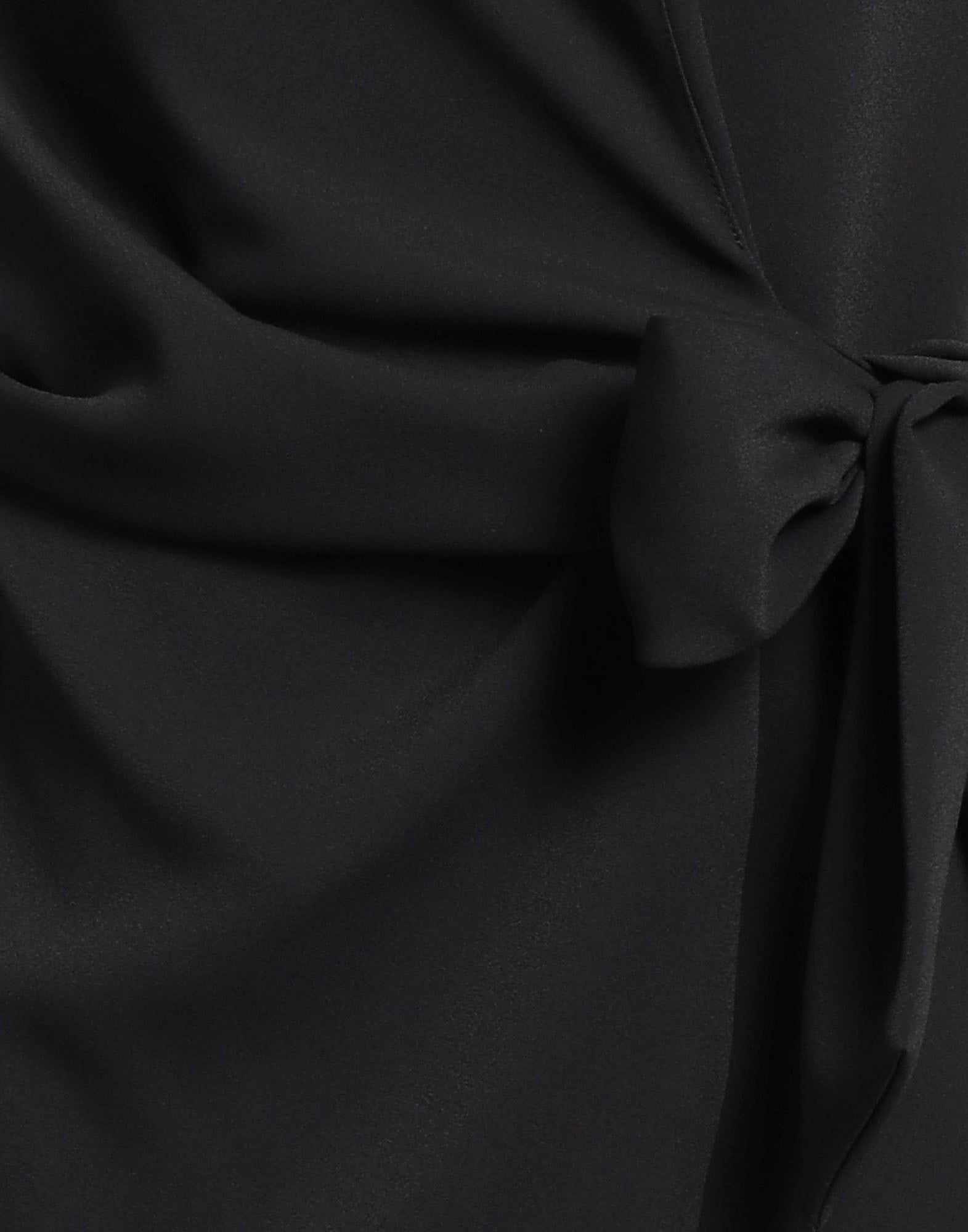 Vestido curto com costas abertas ELEH