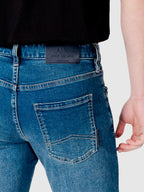 Jeans retas slim fit Armani Exchange
