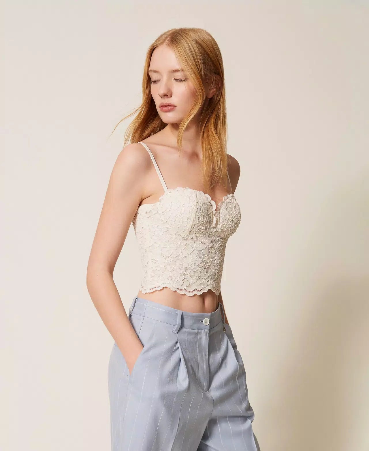 Top bustiê cropped de renda TWINSET