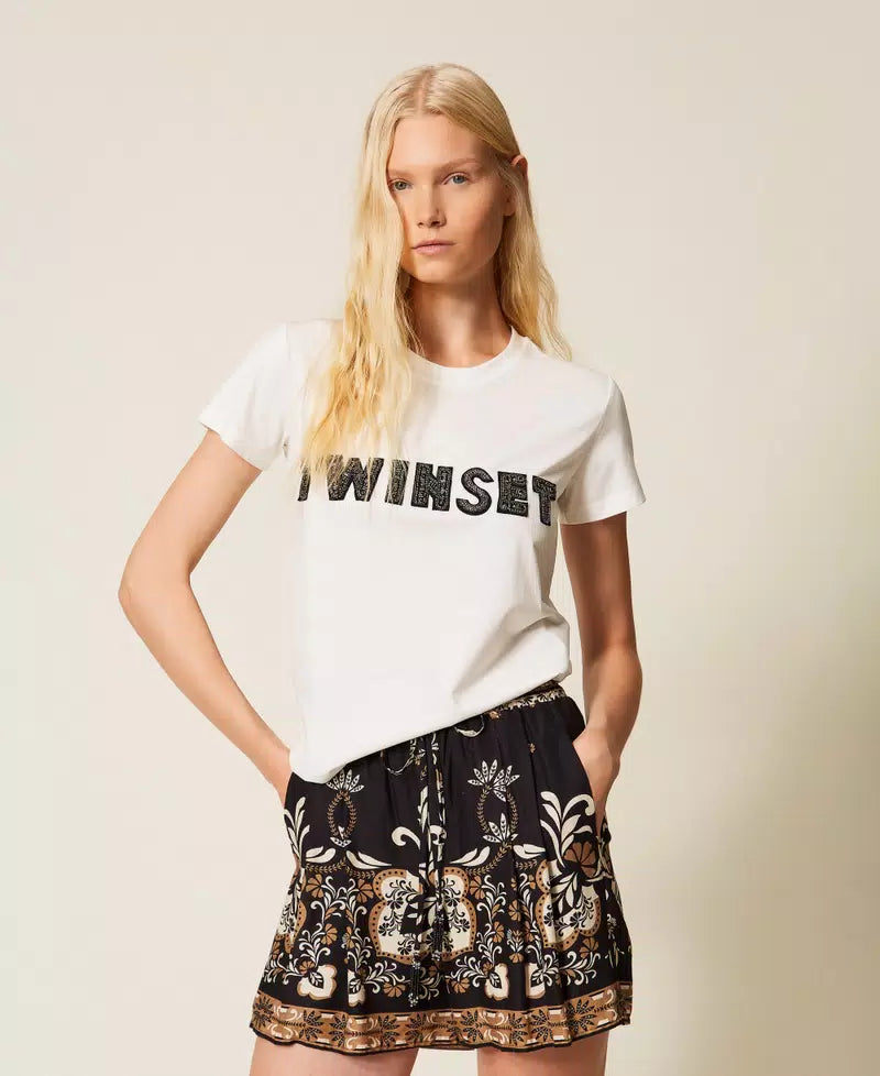 T-shirt com logotipo bordado em patch TWINSET