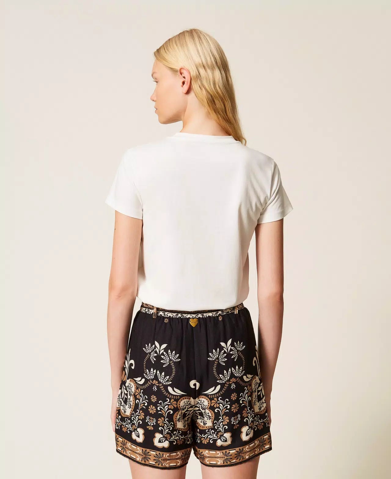 T-shirt com logotipo bordado em patch TWINSET