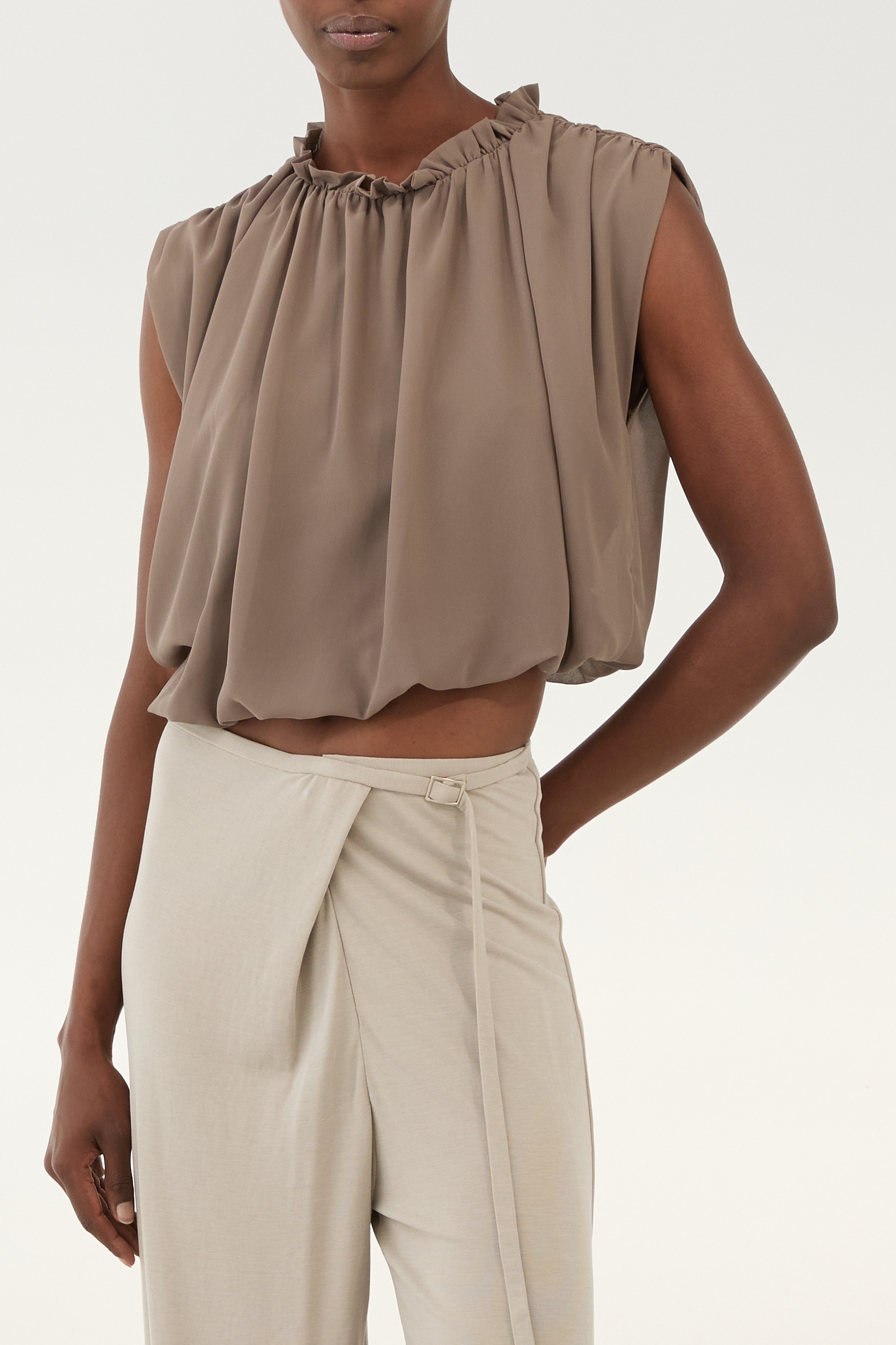 Blusa Curta Plissada Castanha ELEH