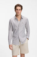 Camisa BOSS Slim Fit para homem em jersey de mistura de algodão com padrão às riscas verdes, vista frontal.