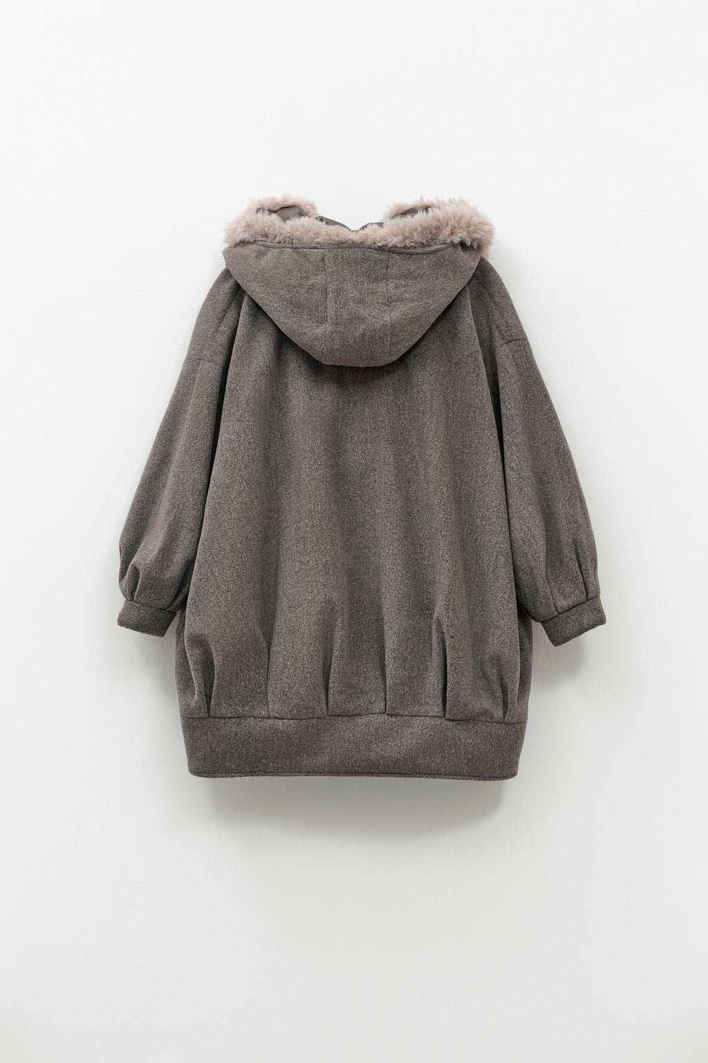 Casaco gola pêlo oversized