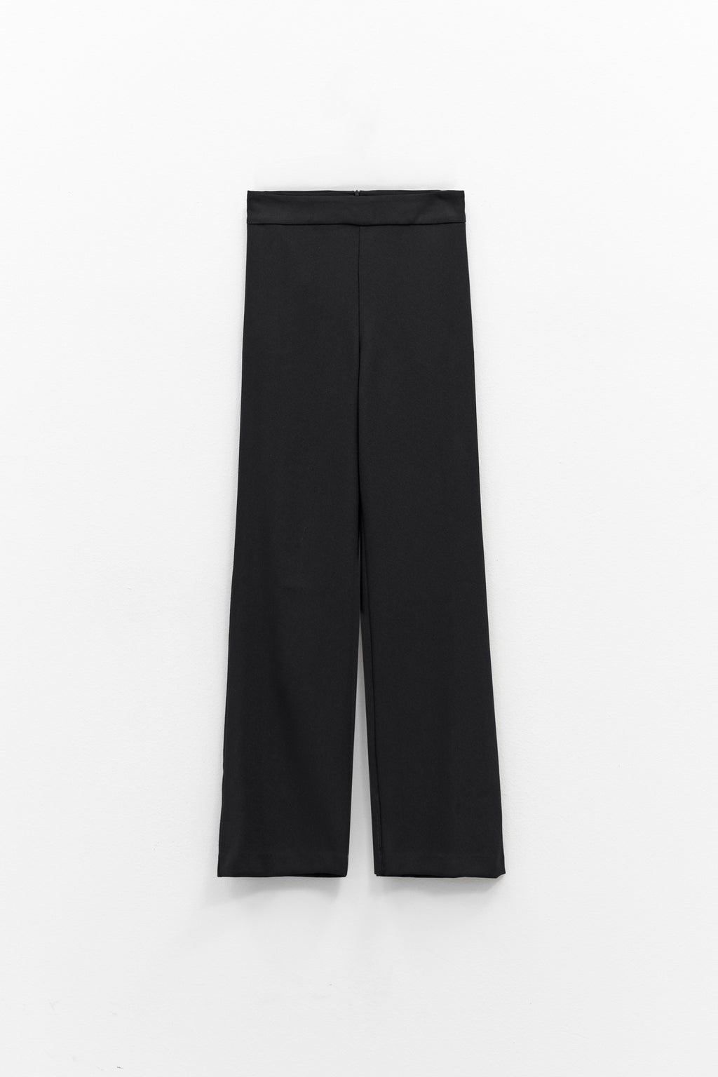 Pantalona preta Eleh