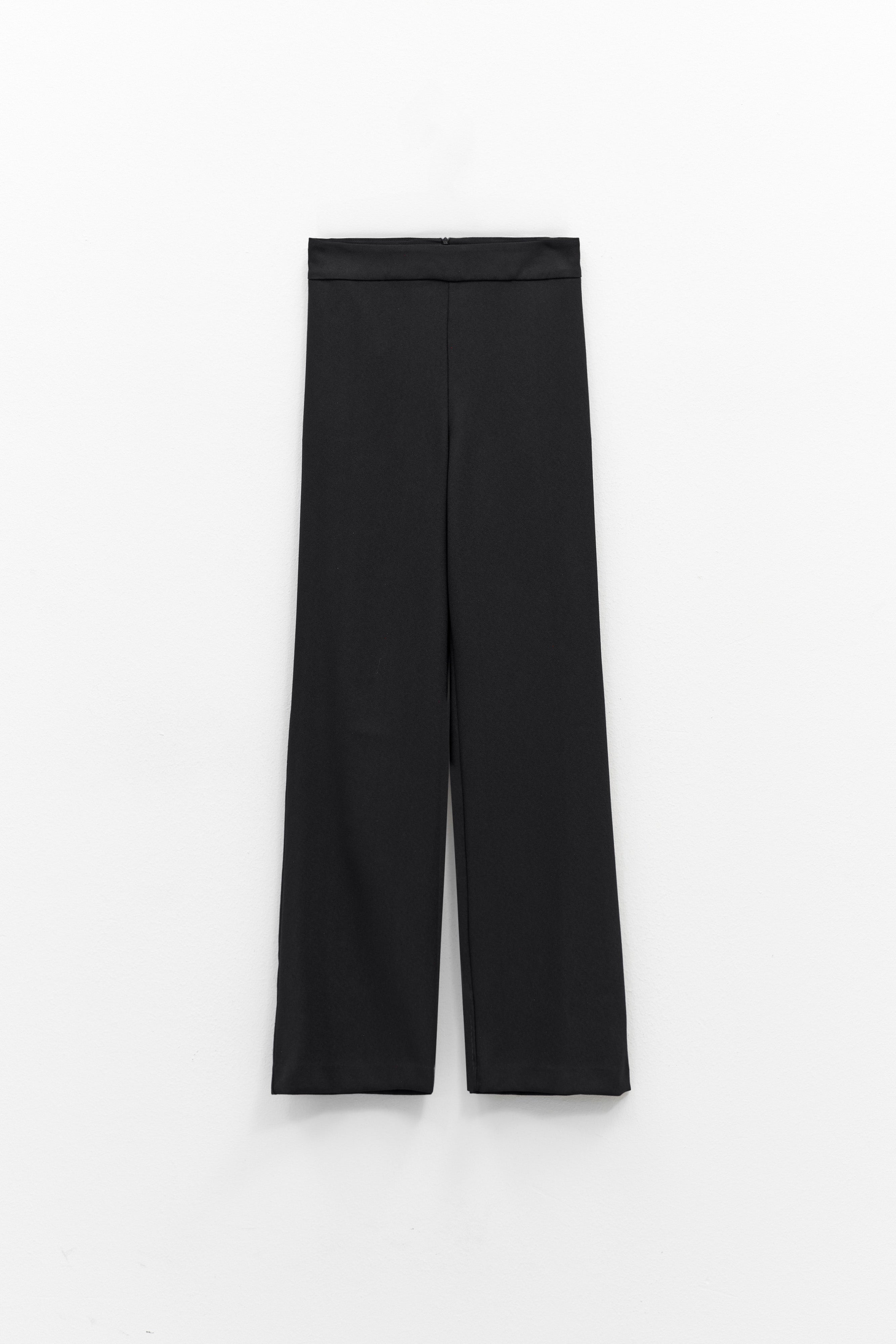 Pantalona preta Eleh