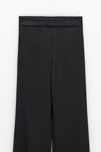 Pantalona preta Eleh