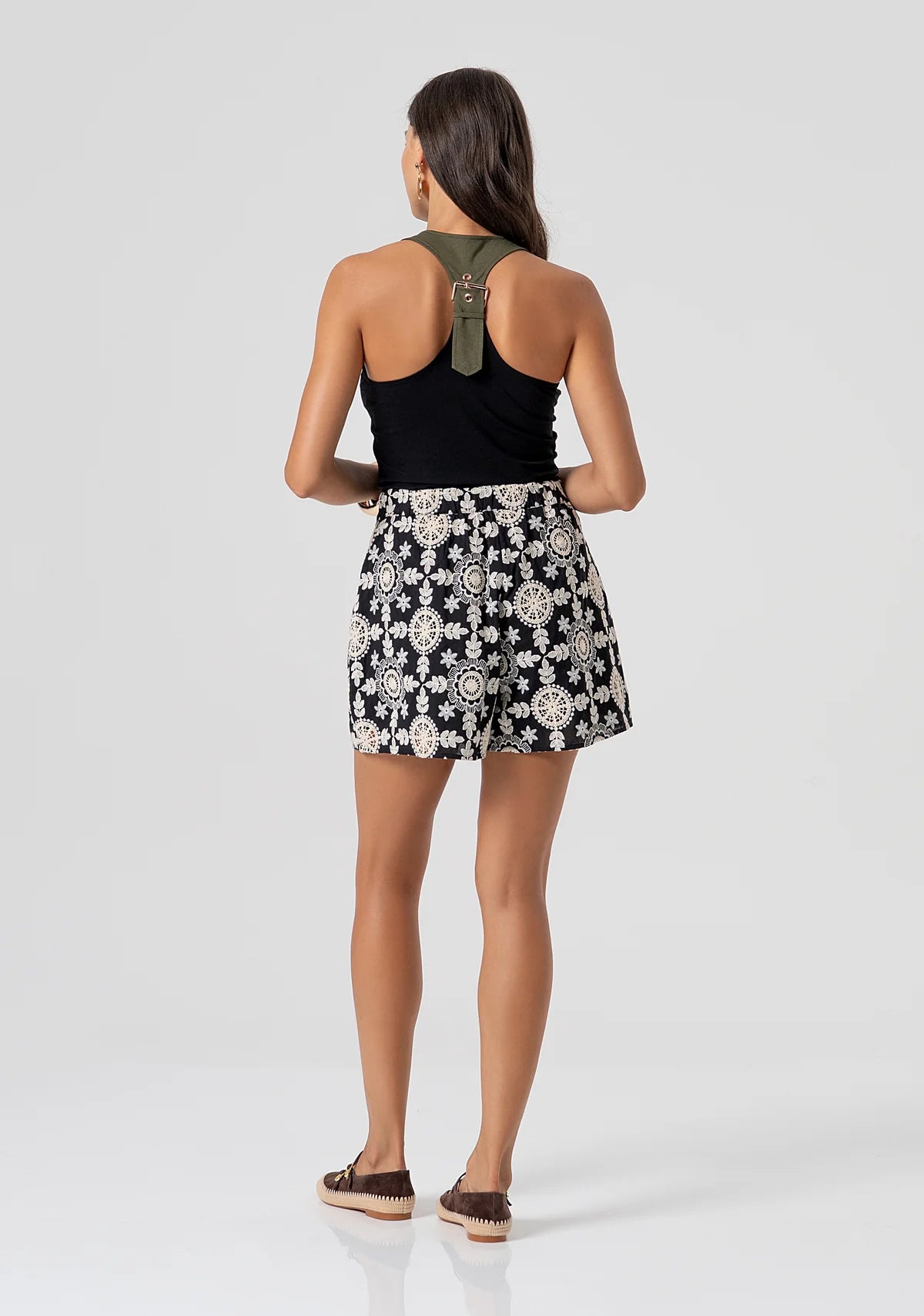 Calção com bordado floral FRACOMINA