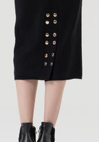 Saia malha justa com detalhes dourados Fracomina