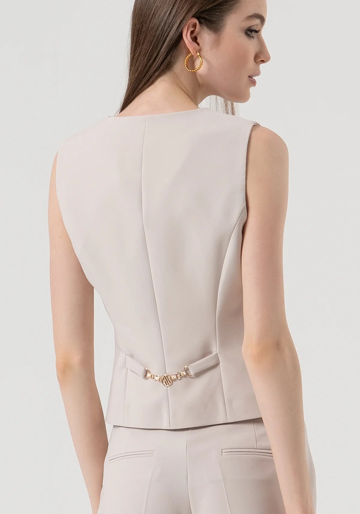 Colete corte regular decote em V Fracomina