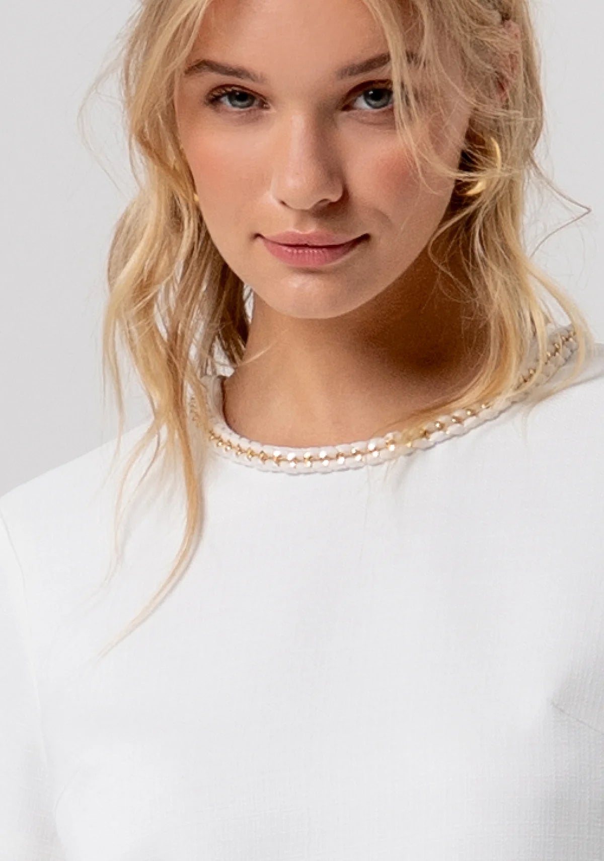 Blusa cropped com aplicações FRACOMINA