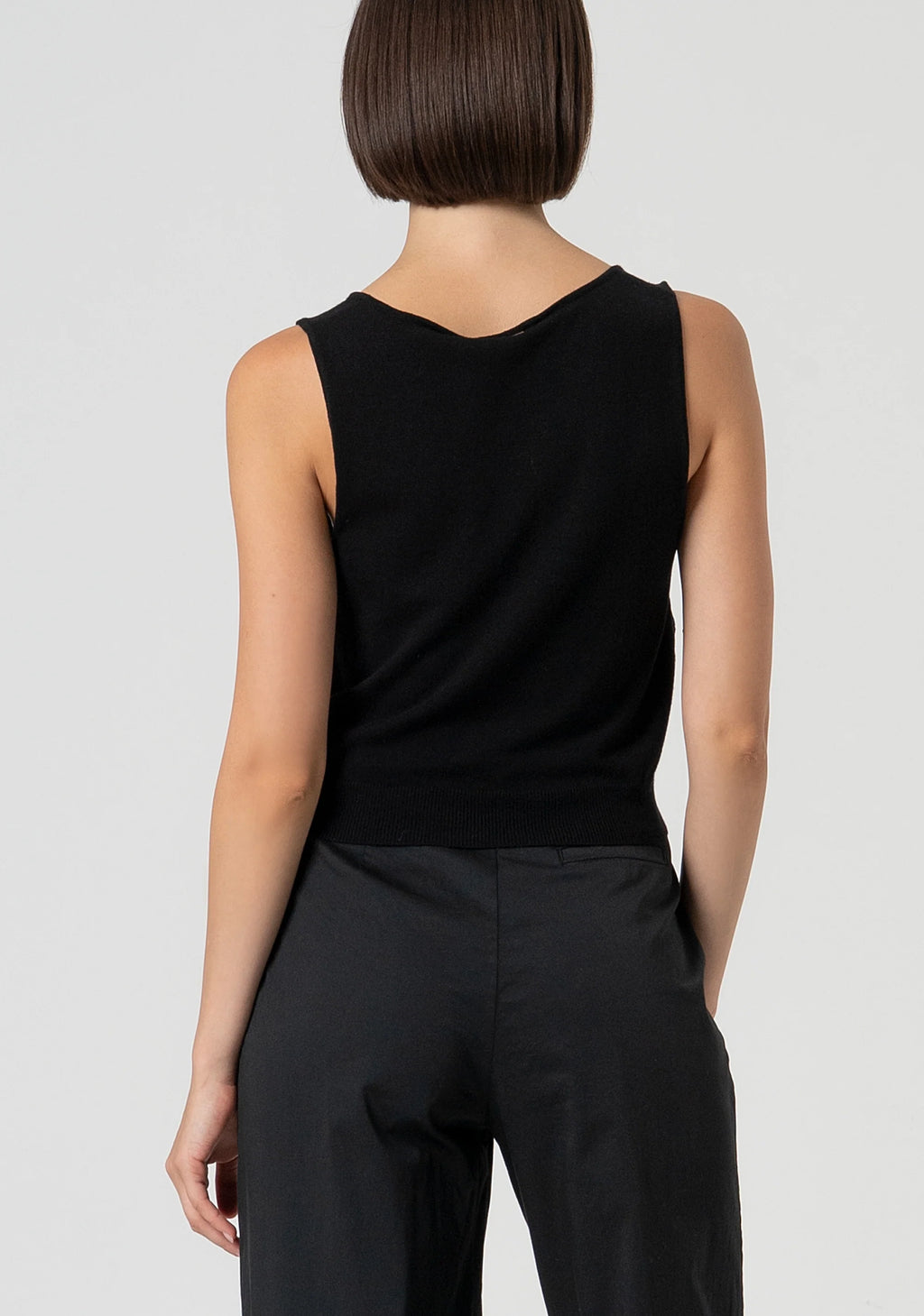 Top com detalhes em renda FRACOMINA