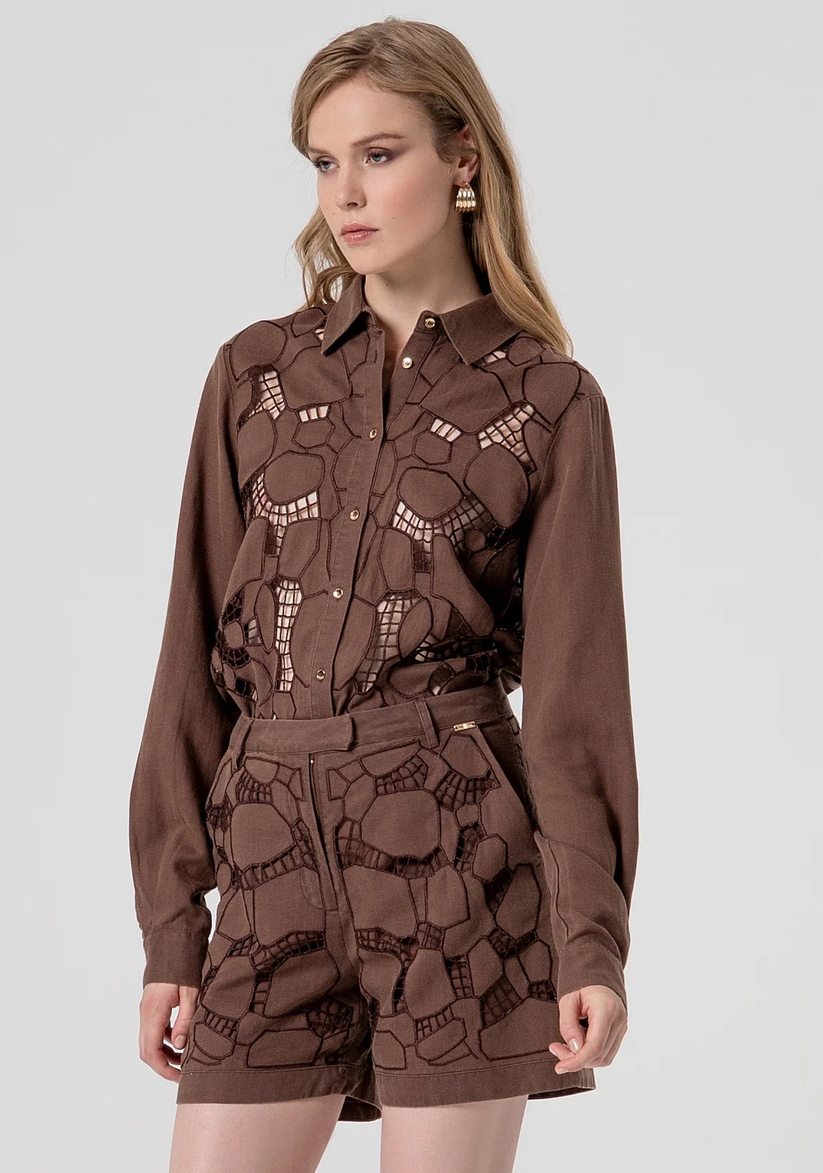 Calção curto com bordados Fracomina