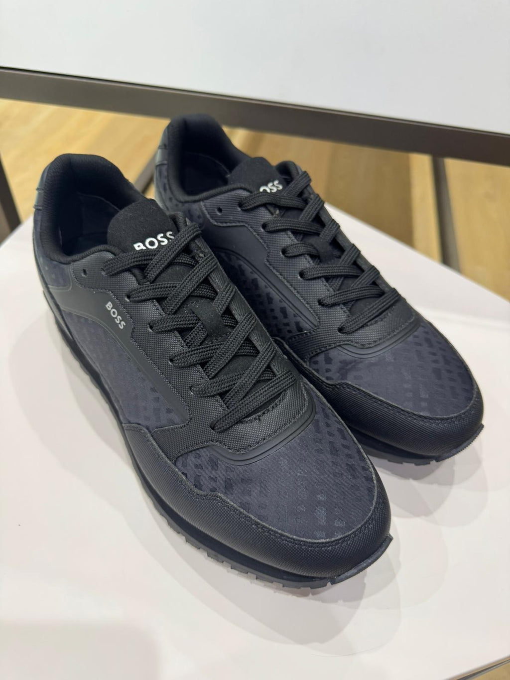 Sapatilhas BOSS All-Black com Detalhes Logo