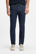 Calças de ganga Delaware para homem em ganga elástica azul-escura, com corte moderno, cinco bolsos e ajuste confortável.