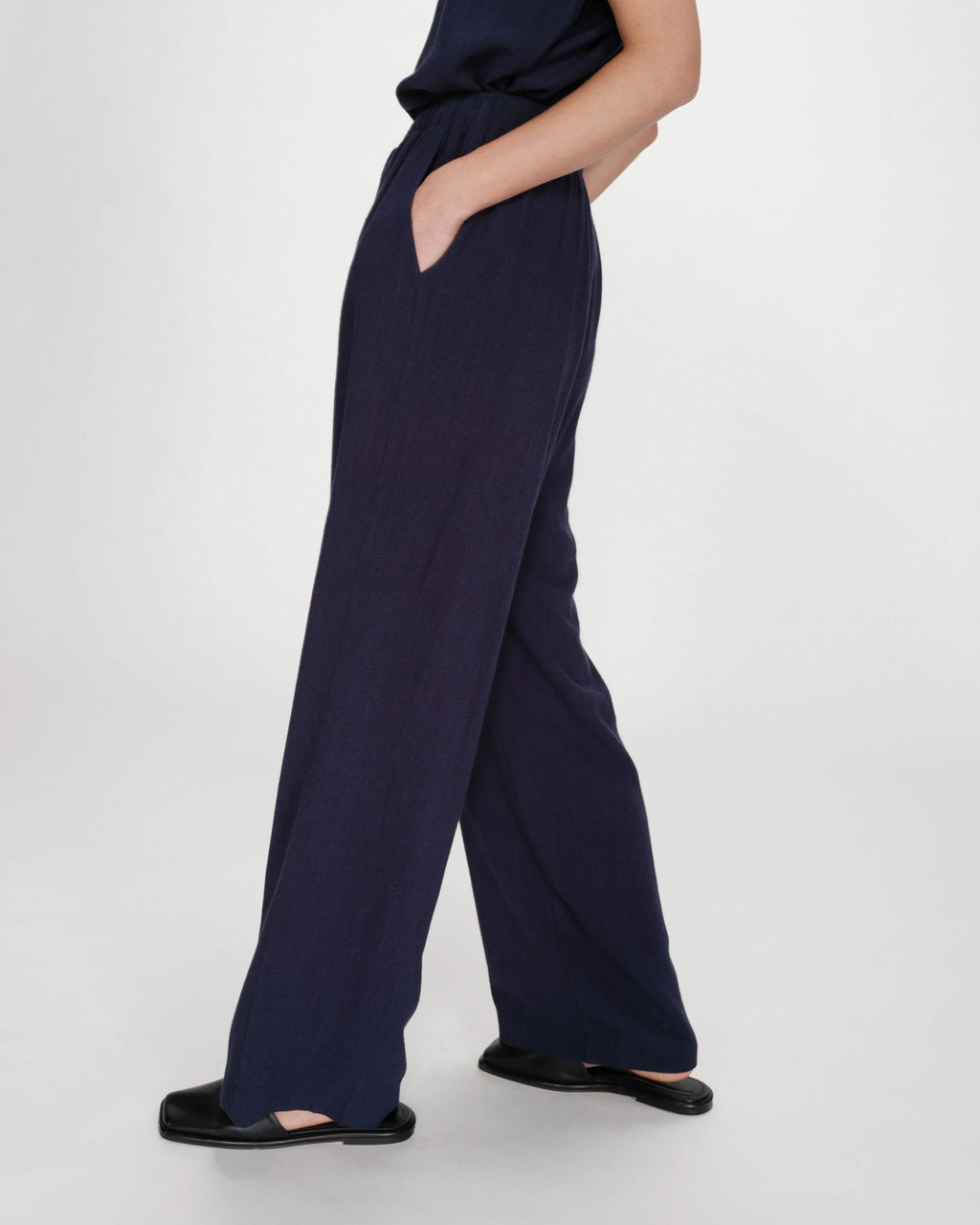 Pantalona "RAVEN" em linho GRACE & MILA