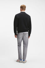 Vista traseira da sweatshirt BOSS preto para homem com corte relaxed fit em algodão premium.
