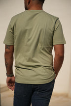 T-shirt Boss em verde, detalhe costas