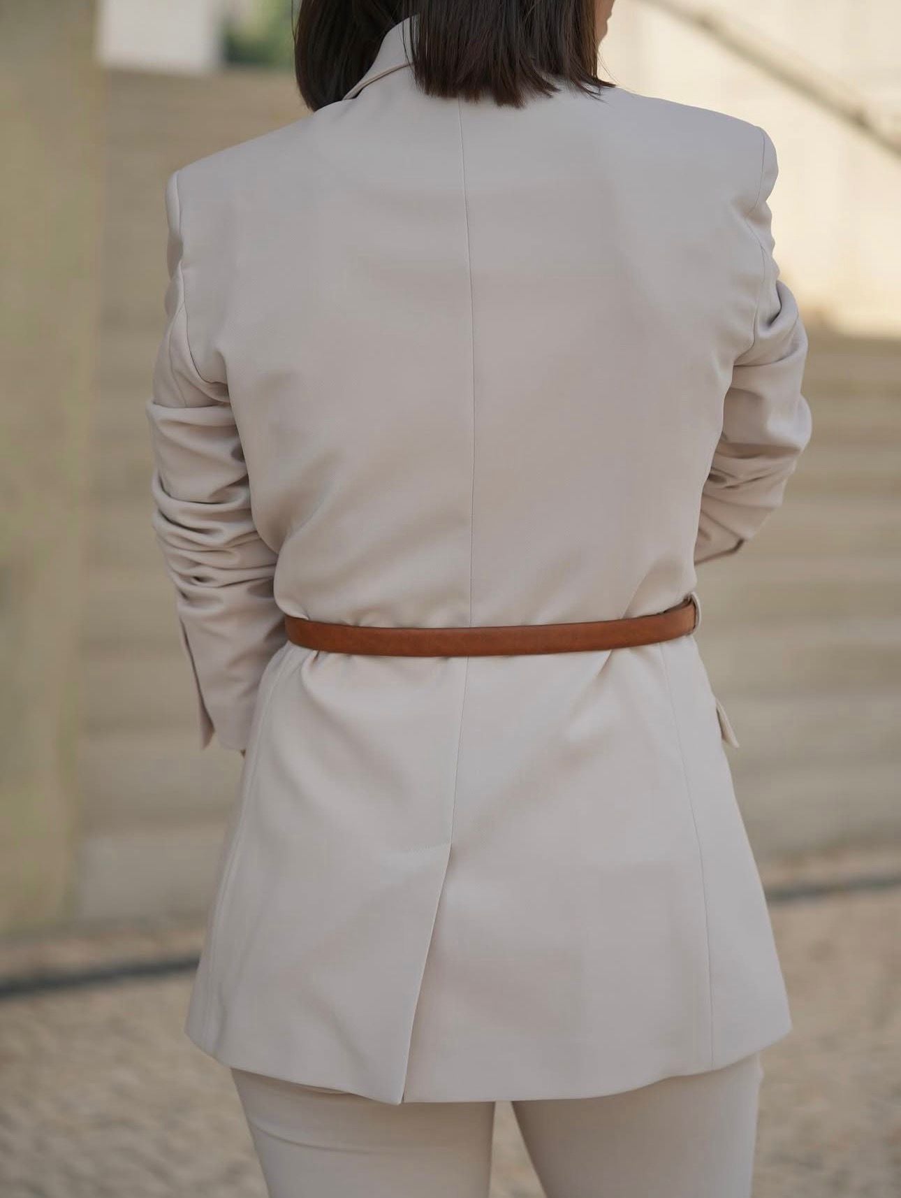 Blazer de corte regular com cinto a combinar Fracomina