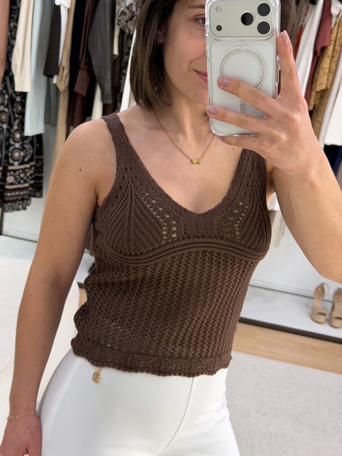 Top de crochê com decote em V MARKUP