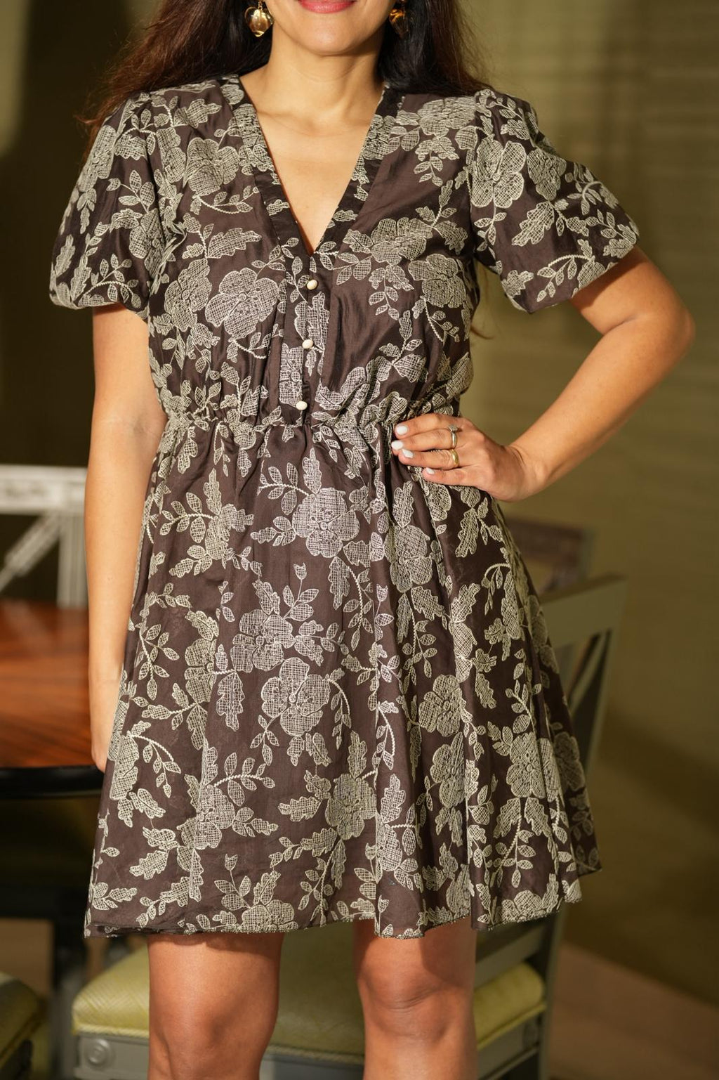 Vestido curto com estampa floral Fracomina