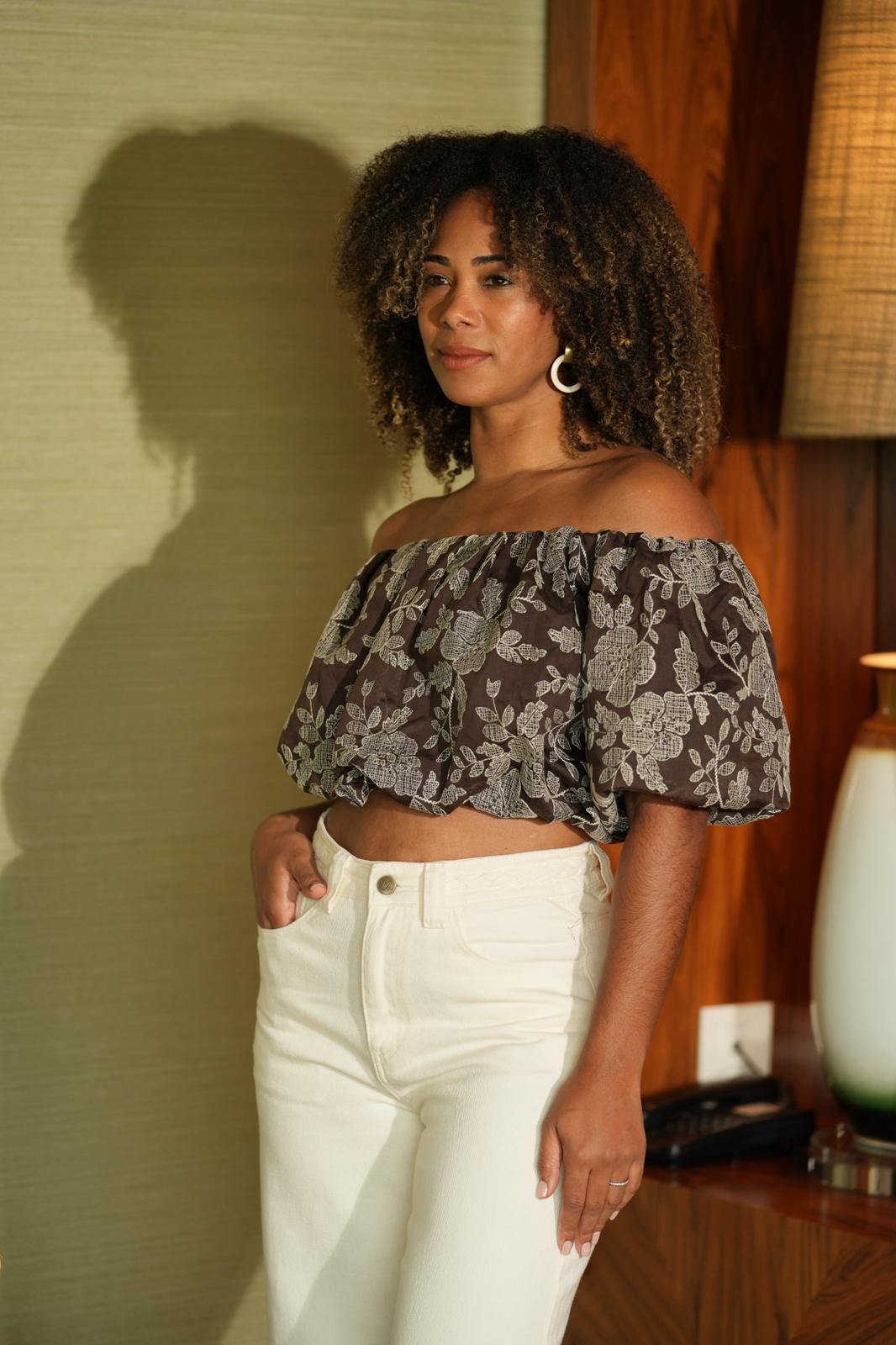 Top cropped decote ombro a ombro Fracomina