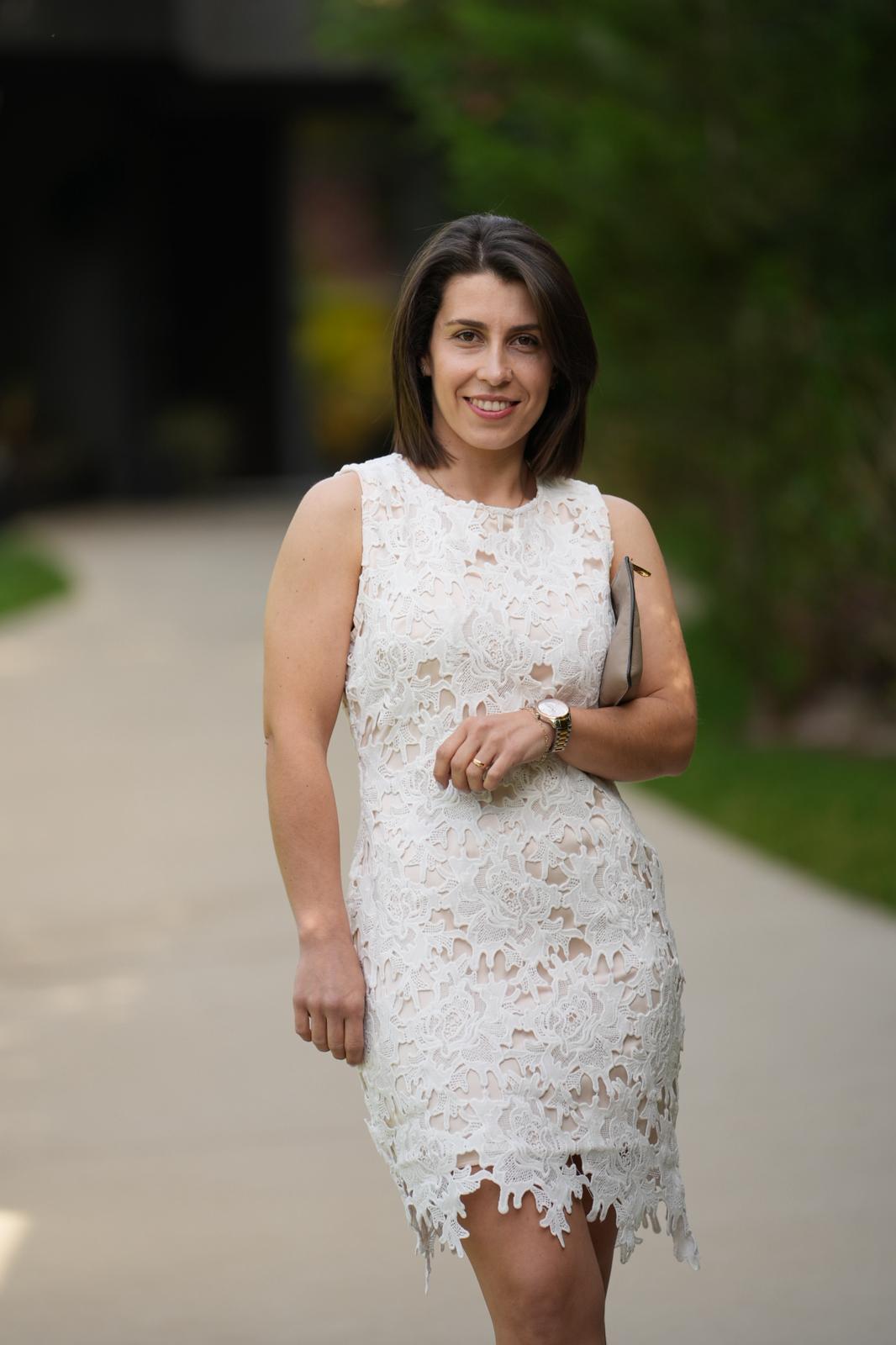 Vestido curto de renda Fracomina