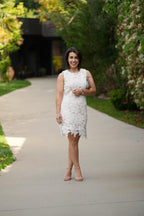 Vestido curto de renda Fracomina