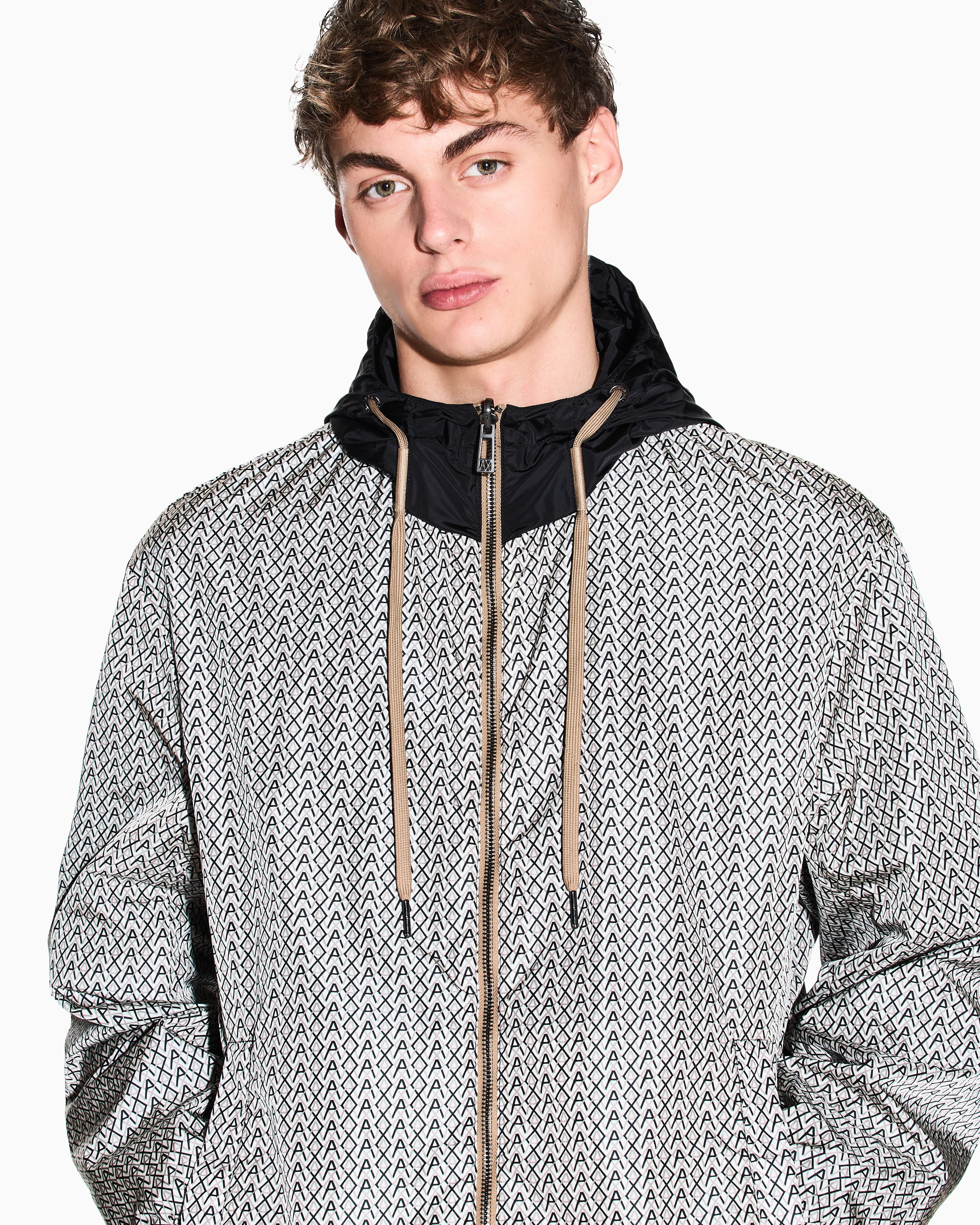 Casaco corta-vento reversível com capuz Armani Exchange
