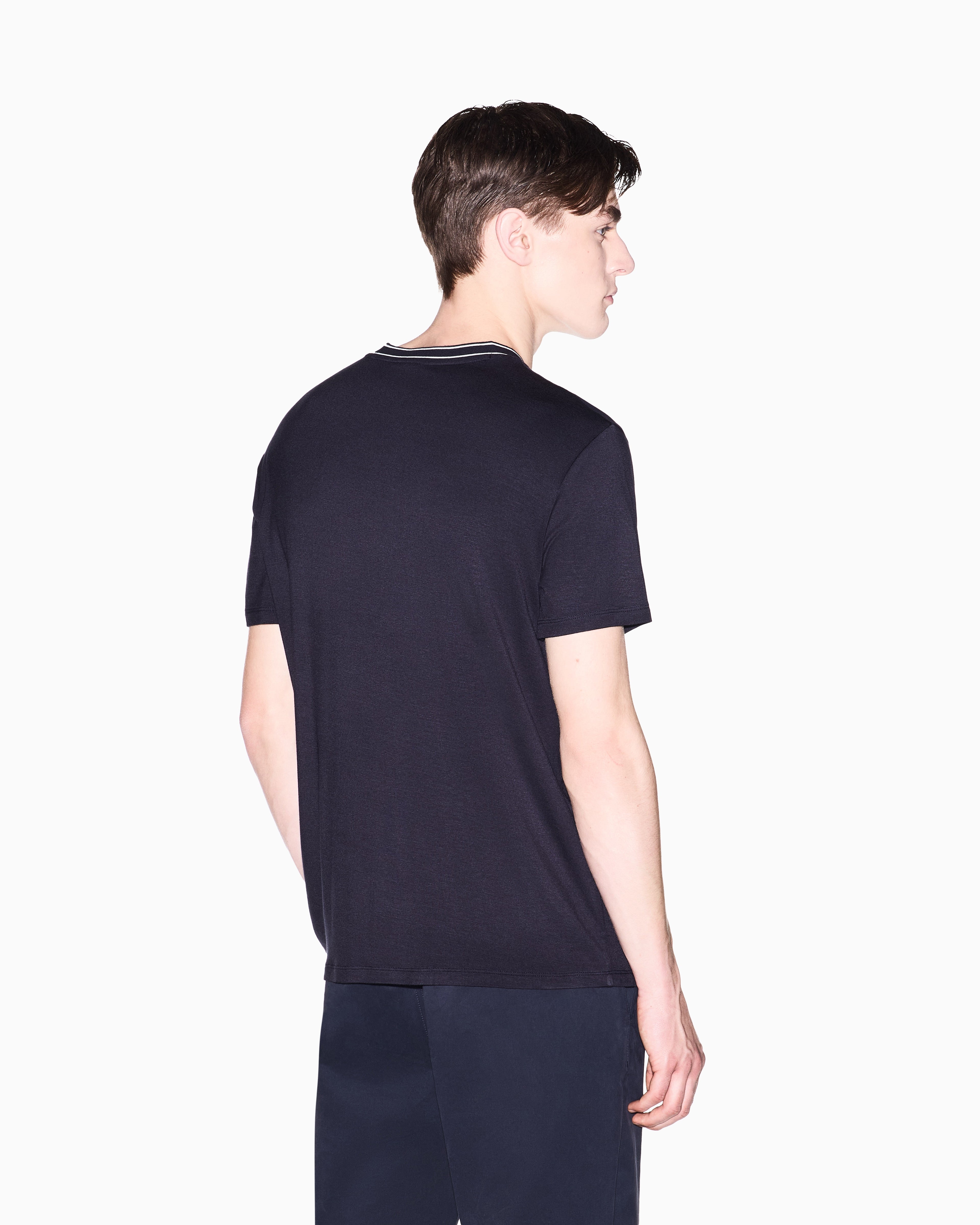 T-shirt com gola contrastante Armani Exchange