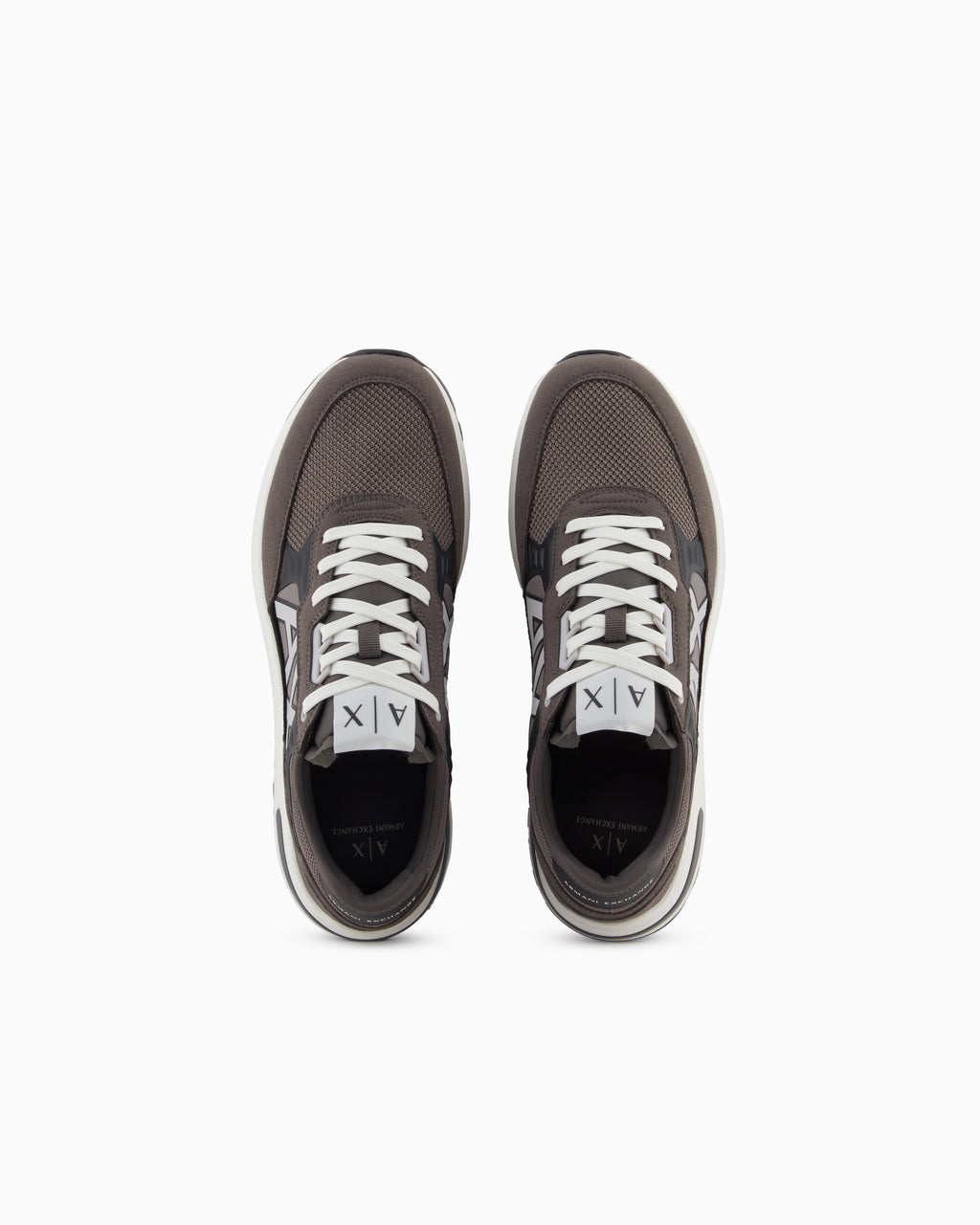 Sapatilha com detalhes contrastantes Armani Exchange