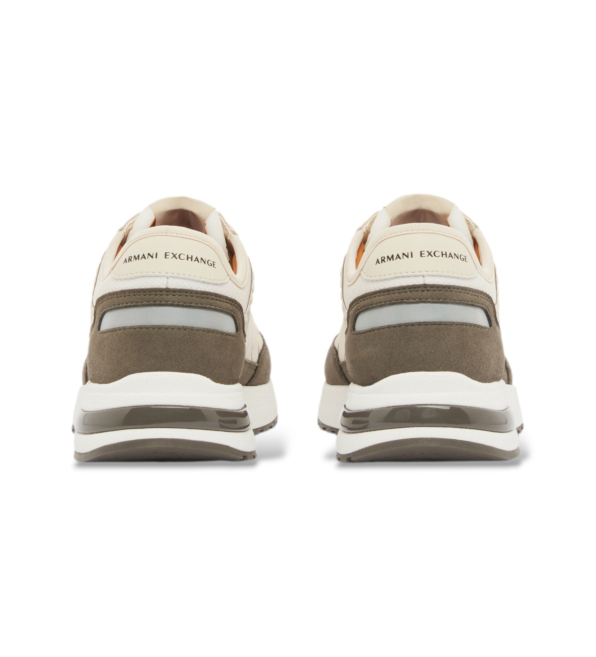 Sapatilha com sola alta e logo bege Armani Exchange