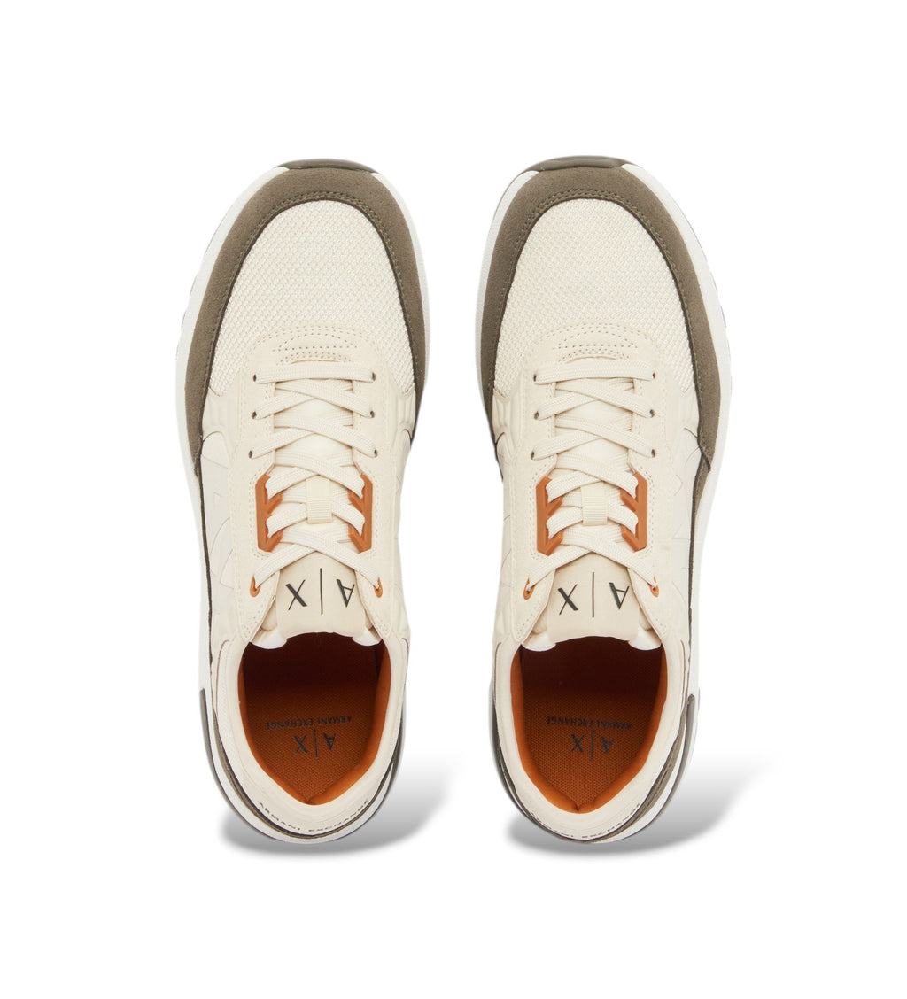 Sapatilha com sola alta e logo bege Armani Exchange
