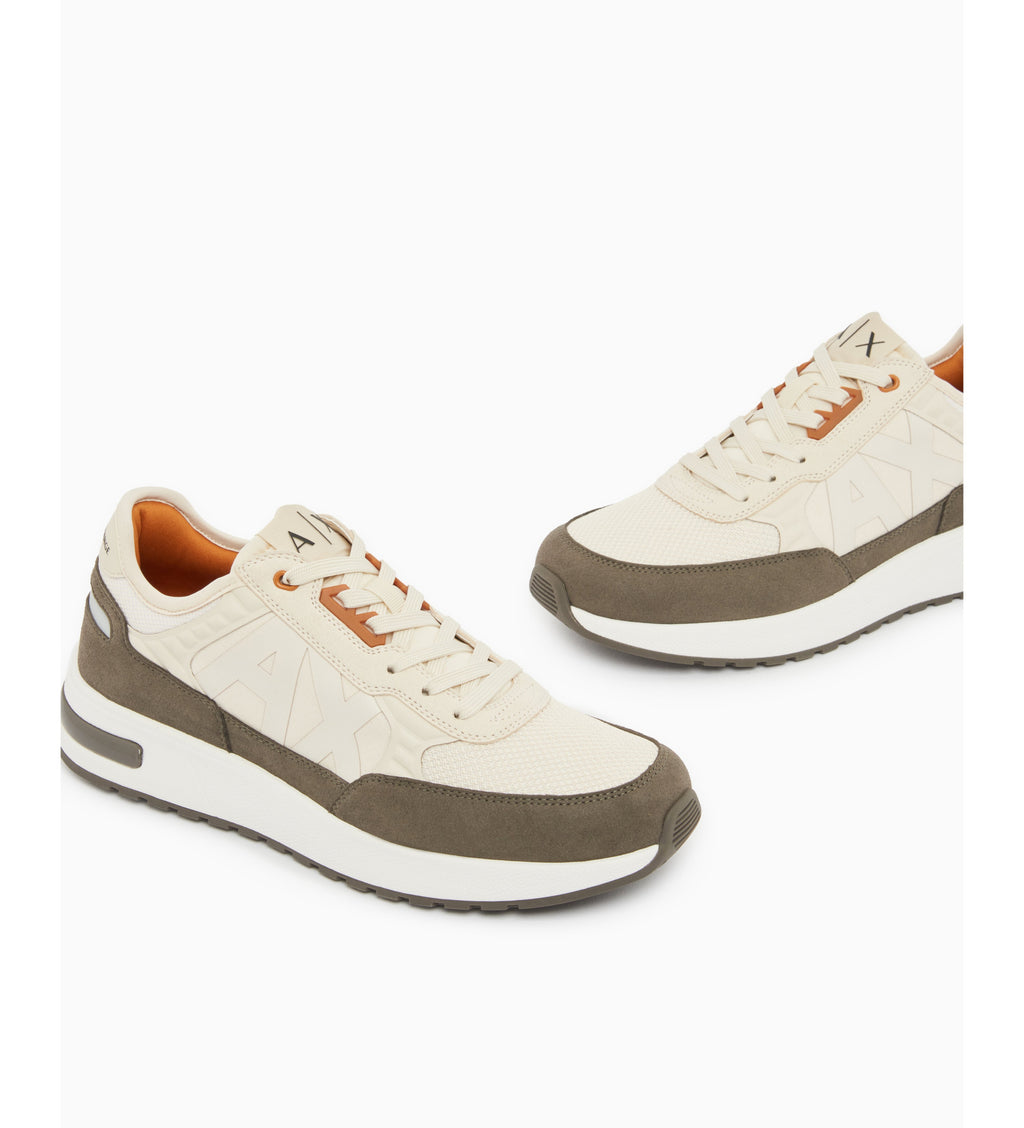 Sapatilha com sola alta e logo bege Armani Exchange