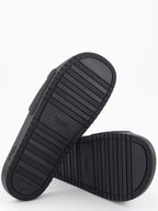 Chinelo com logo BOSS tira larga - preto detalhe da sola
