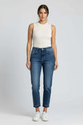 Jeans Mom Super High Luna Lança Perfume - look casual elegante ganga escura lavagem azul