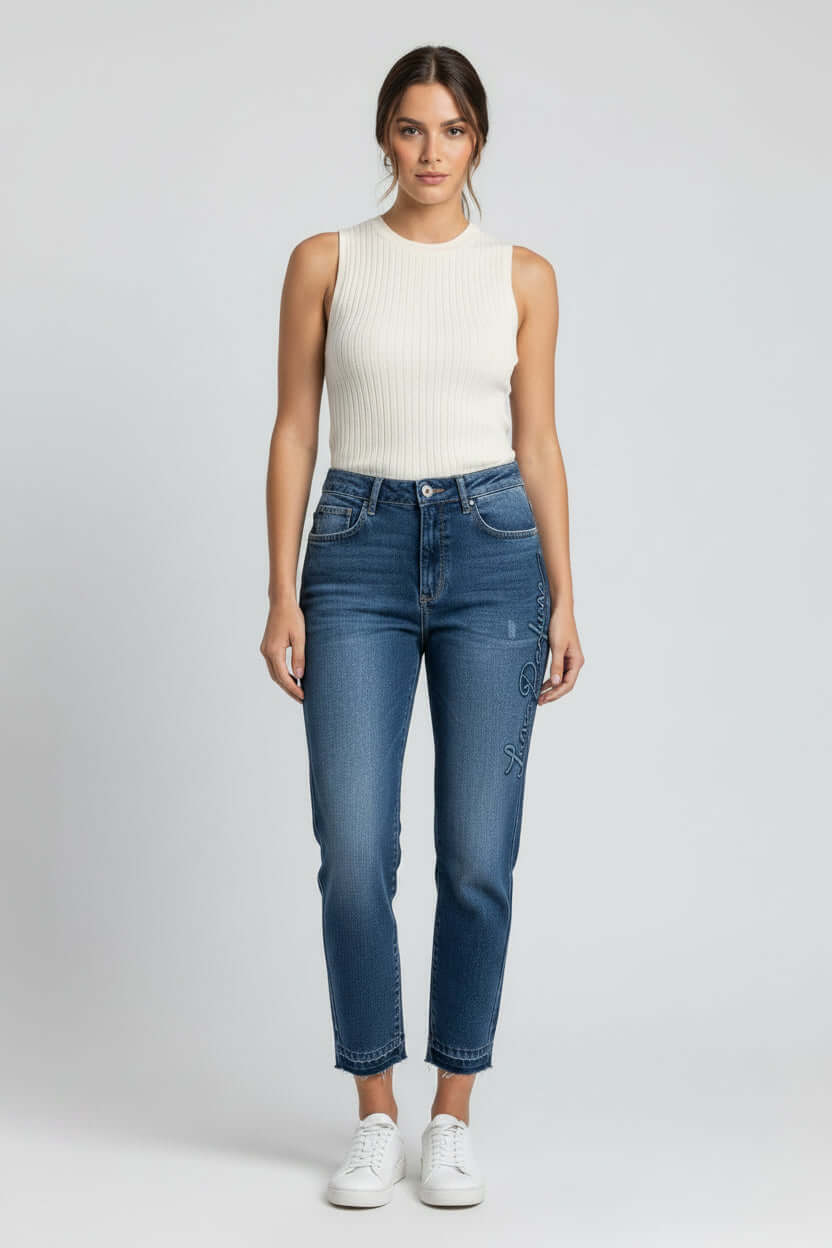 Jeans Mom Super High Luna Lança Perfume - look casual elegante ganga escura lavagem azul