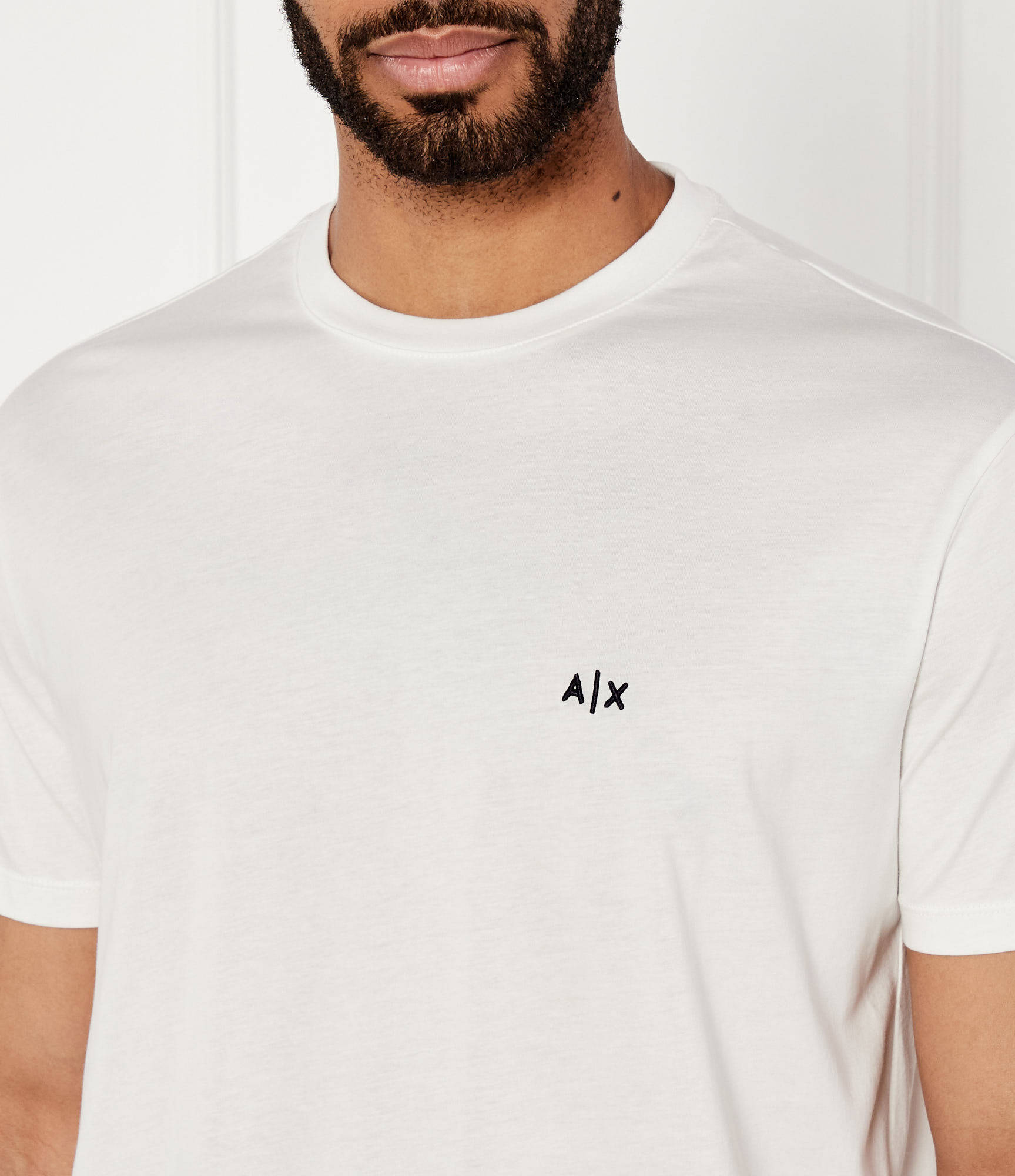 detalhe logo T-shirt básica de corte regular Armani Exchange