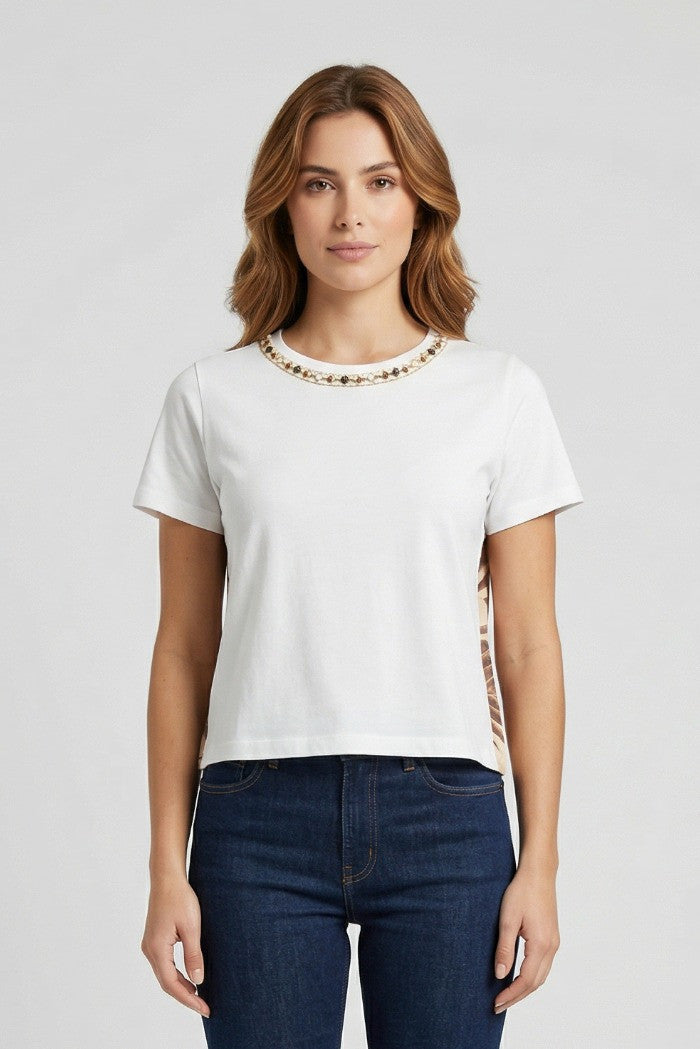 T-shirt com estampa tropical e detalhes decorativos MARKUP