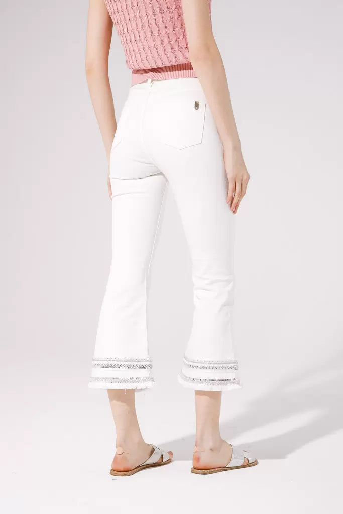 Jeans com bordado GOA GOA