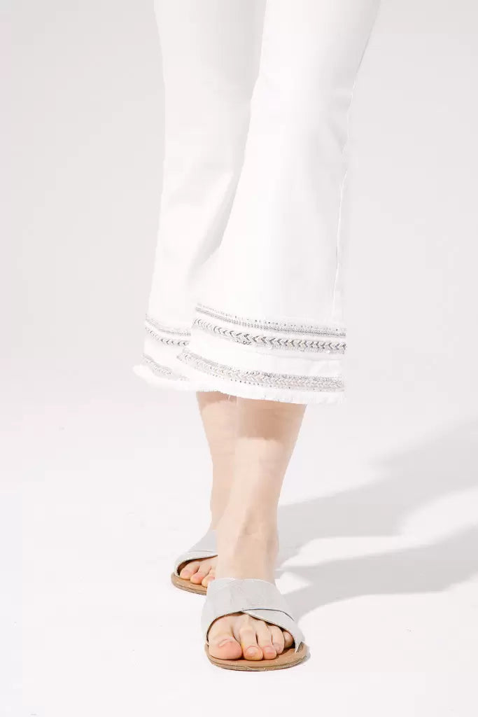 Jeans com bordado GOA GOA