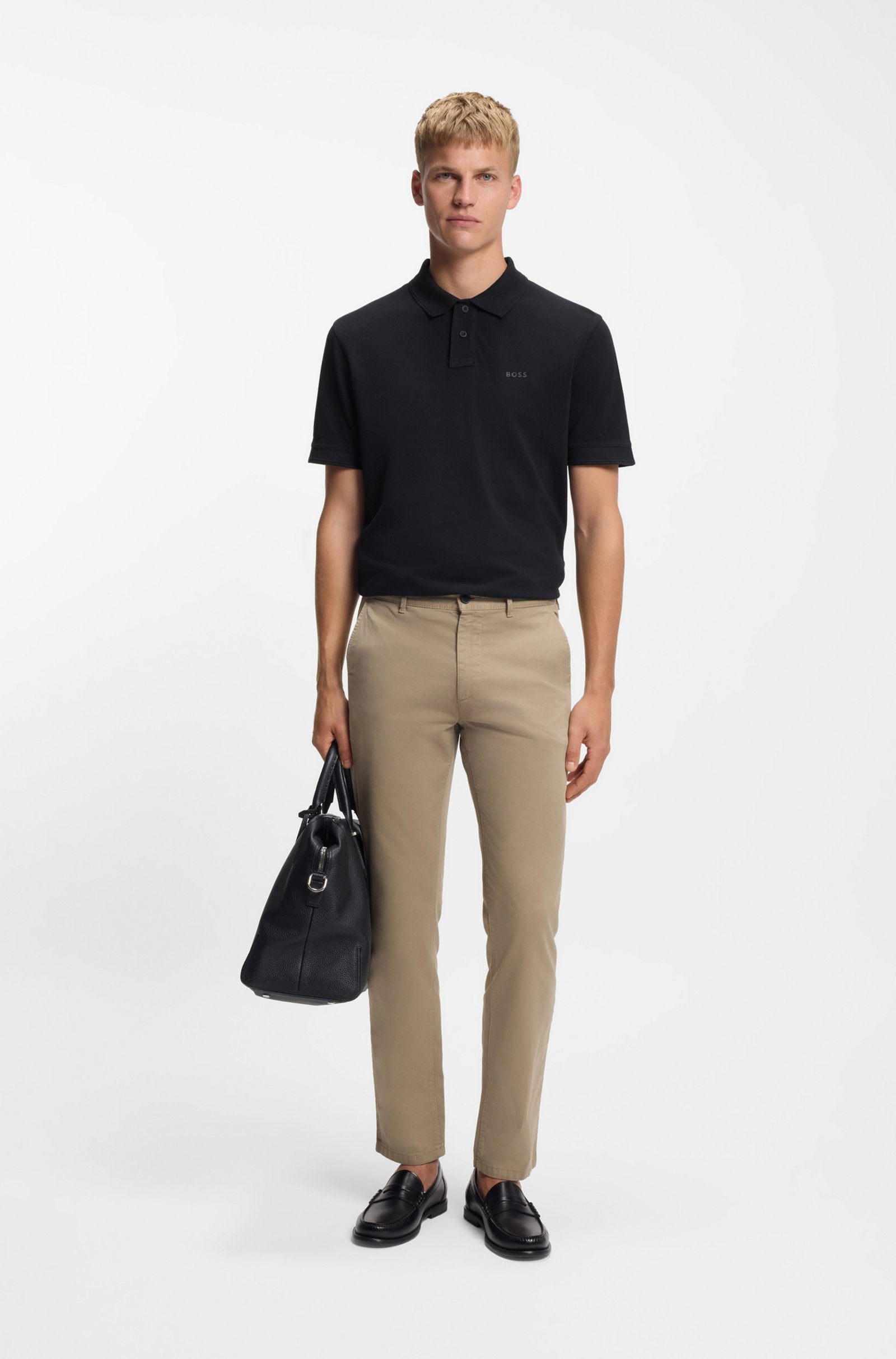 Polo Algodão Piqué com Logotipo Estampado BOSS - modelo com polo preto