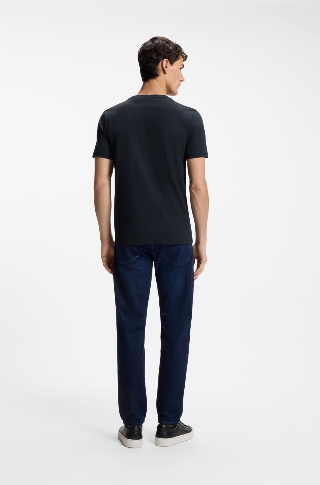 t-shirt marca boss vista costas 